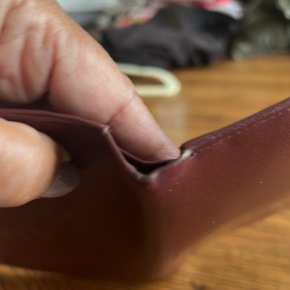 Vintage Cartier leatherwallet/passport holder.Very good condition. Brass. unisex - Picture 6 of 7
